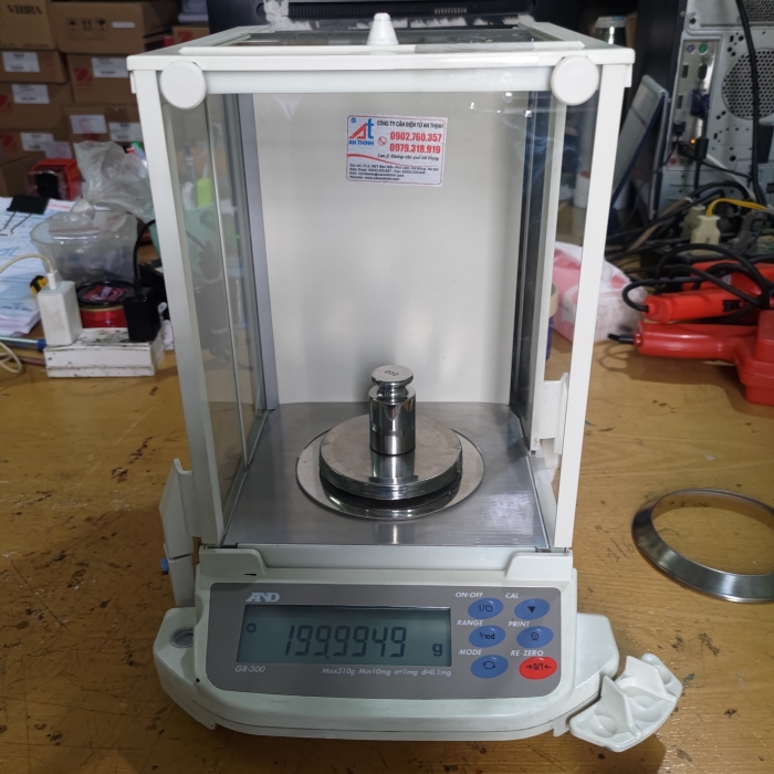 Cân điện tử GR-200 AND