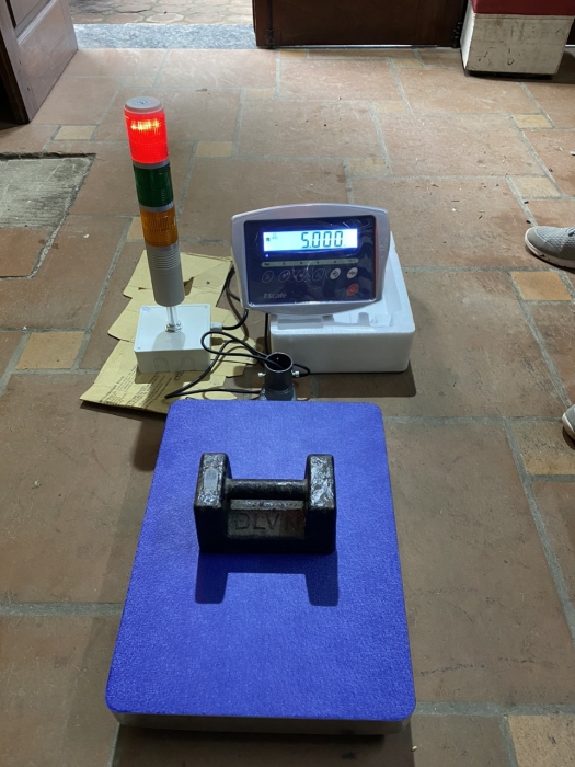 Cân bàn KW + đèn cảnh báo